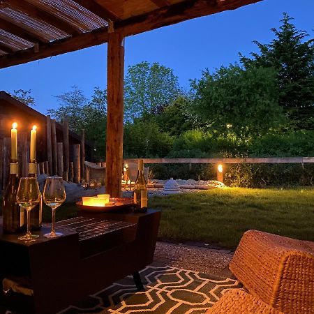"Zeelandzon" Holiday Home By The Lake With Jacuzzi And Sauna Herkingen Exterior photo
