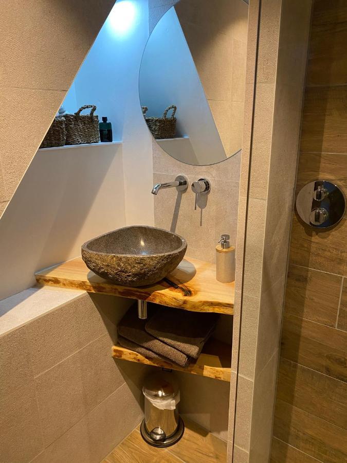 "Zeelandzon" Holiday Home By The Lake With Jacuzzi And Sauna Herkingen Exterior photo