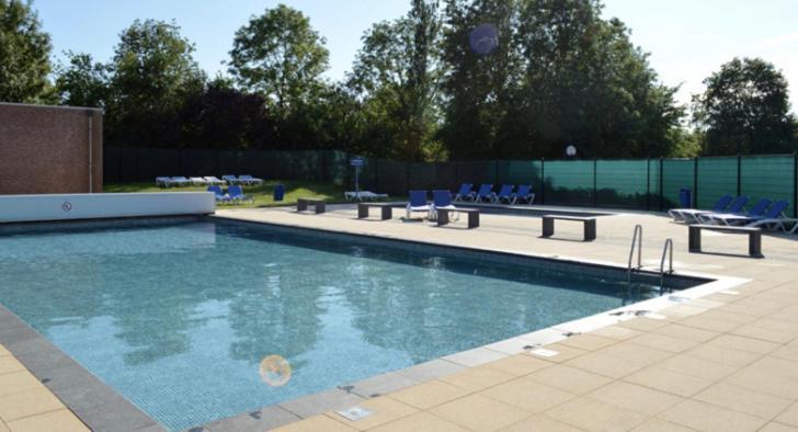 "Zeelandzon" Holiday Home By The Lake With Jacuzzi And Sauna Herkingen Exterior photo